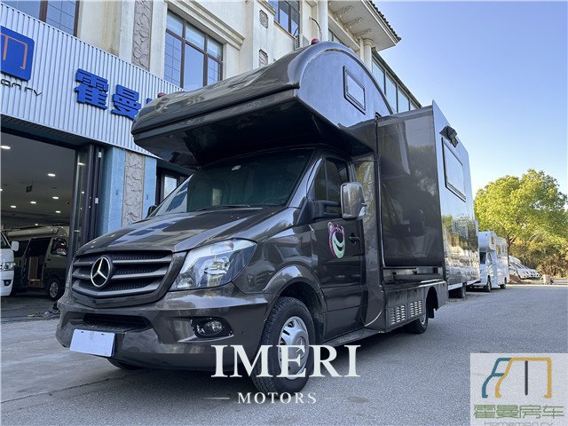 2016 Sino-Italian Mercedes-Benz C-type RV with dual extensions