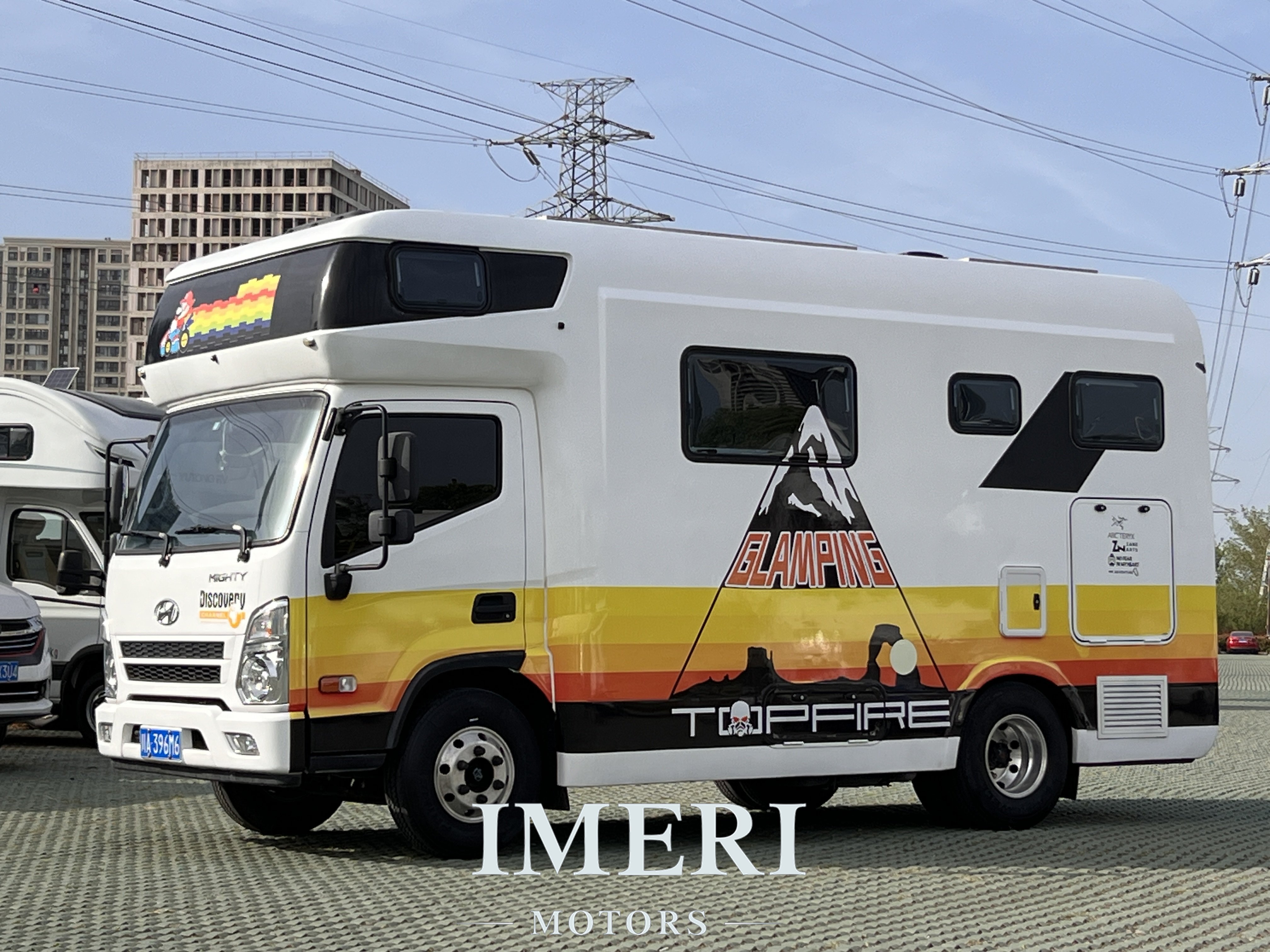 22-year-old French-American-Rui modern light truck