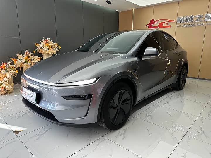 Model Y 2025 rear-wheel drive version