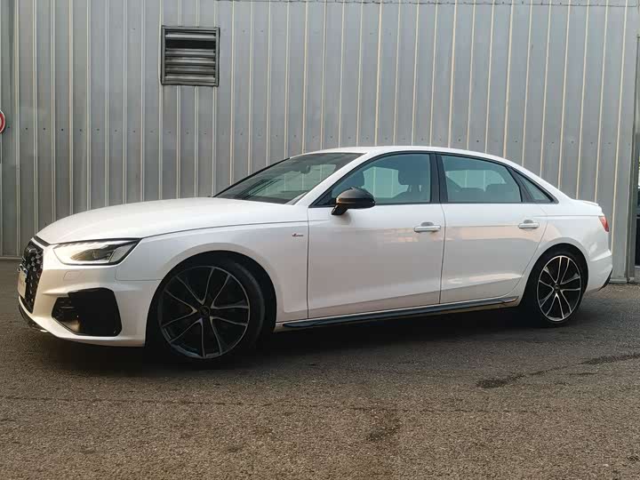 Audi A4L 2023 40 TFSI quattro luxury and dynamic model