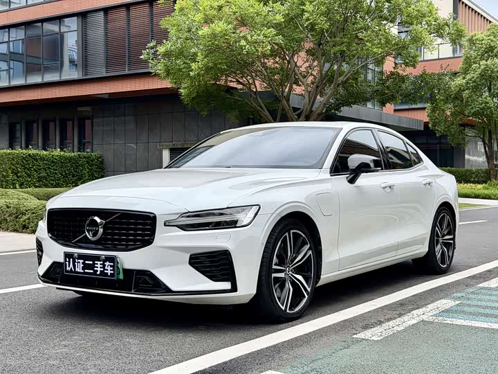 VolvoS60 Plug-in Hybrid 2020 Model T8 E-Drive Hybrid 4WD Zhiya Sports Edition