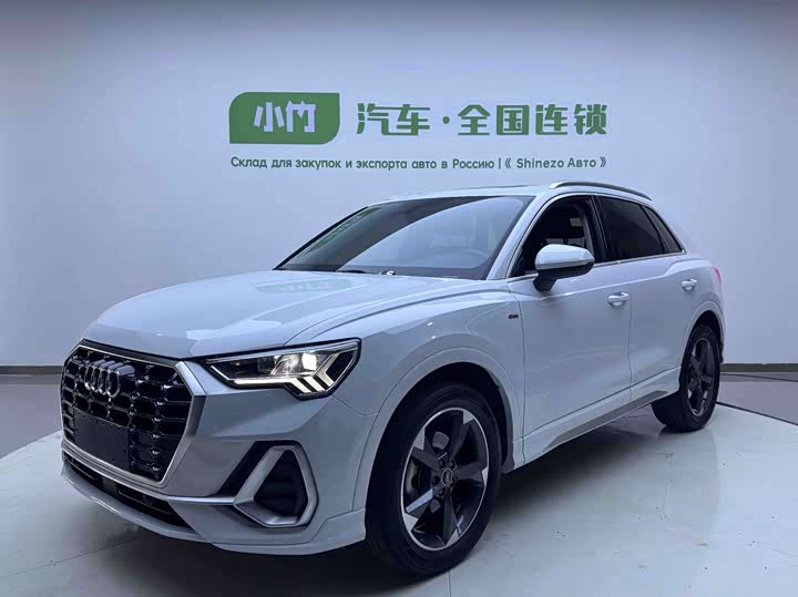 AudiQ3 2021 Model 35 TFSI aggressive and dynamic model