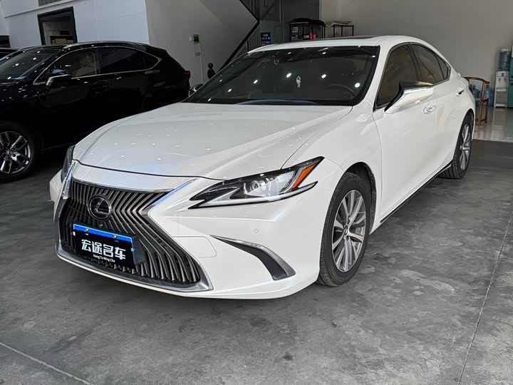 LexusES 2021 Model 200 Excellence Edition