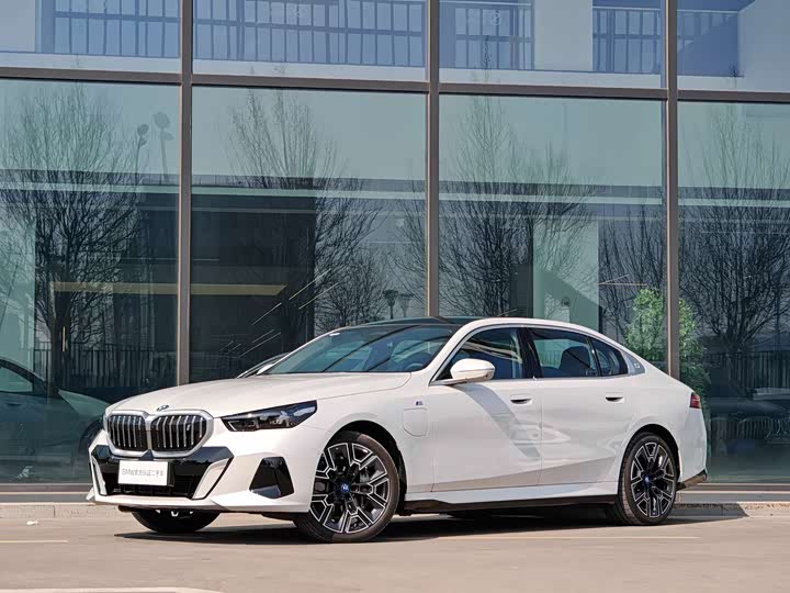 BMW i5 2025 xDrive 50L M Sports Package