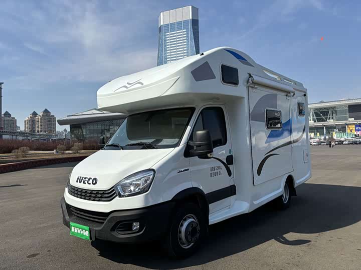 Iveco Daily 2021 Model 3.0T Automatic Professional Chassis 6.0t Long Wheelbase Crew Cab Chassis F1C
