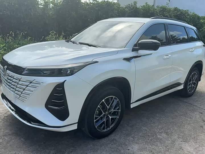 Changan CS75PLUS 2023 third generation 1.5T automatic premium model