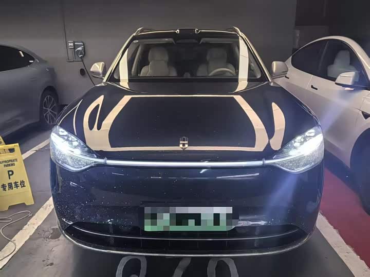 Wenjie M9 2025 extended range Ultra version 52kWh 6-seater version (192-line lidar)