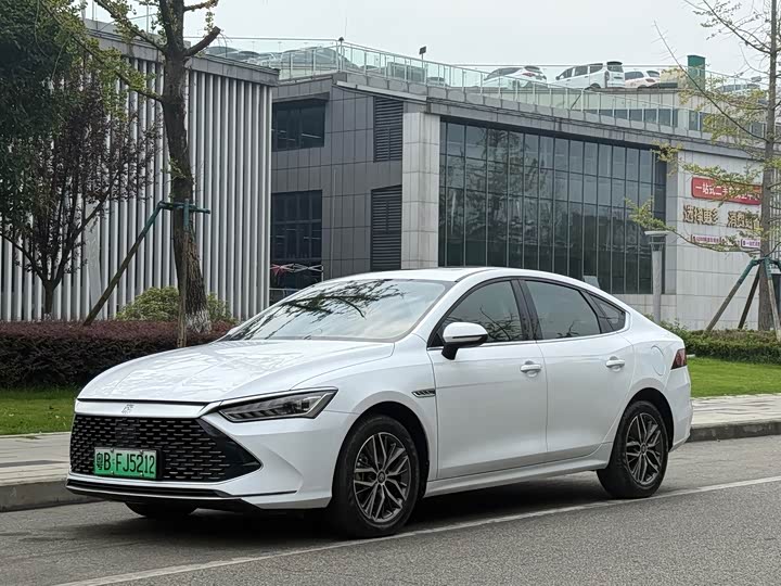 Qin PLUS 2021 DM-i 120KM Premium Model