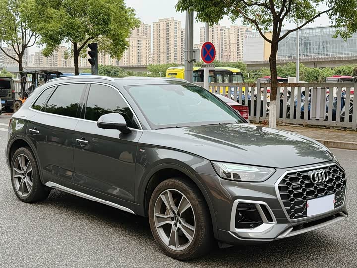Audi Q5L 2022 model facelift 45T luxury and dynamic model