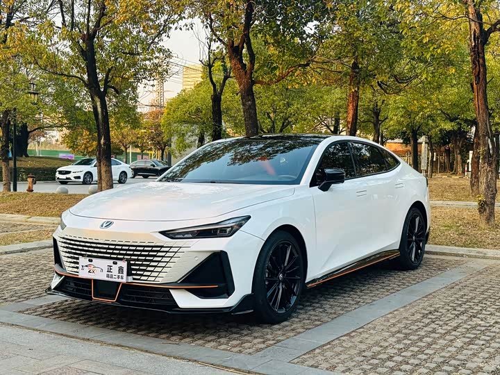 Changan UNI-V 2023 1.5T sports version