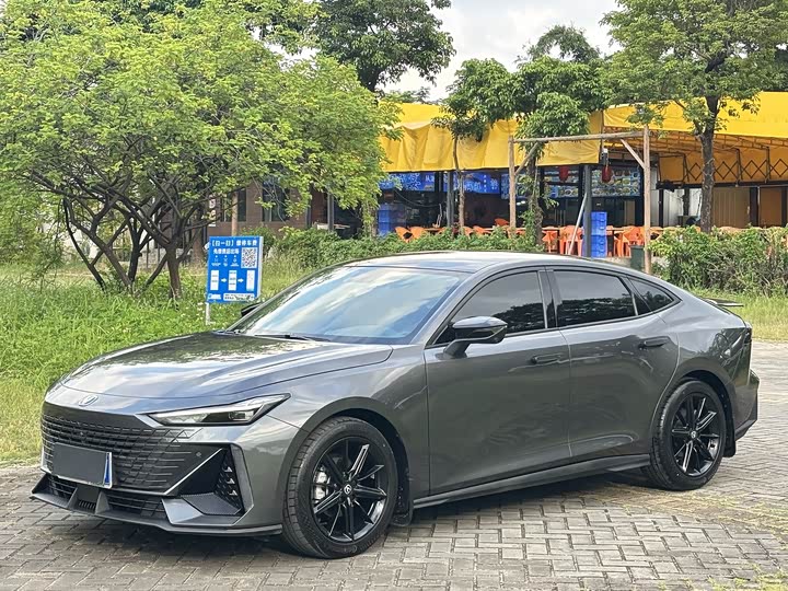 Changan UNI-V 2022 1.5T premium model
