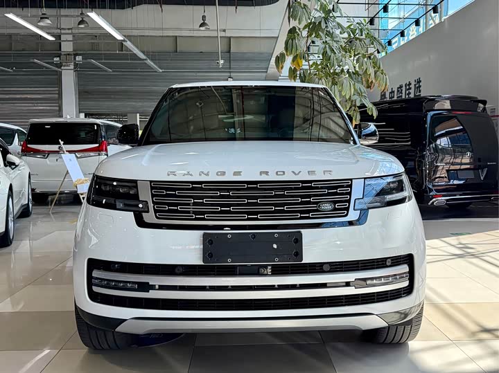 Range Rover 2023 3.0 L6 400PS Genesis Extended Edition