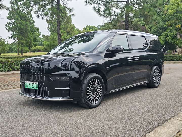 Zeekr 009 2024 6-Seater Executive AWD 108kWh