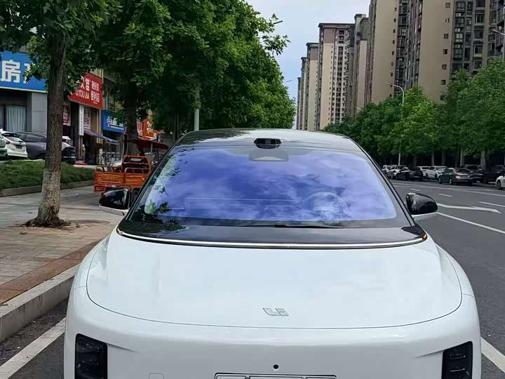 Ideal i8 2025 Standard Edition