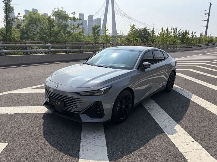 Changan UNI-V 2022 1.5T premium model
