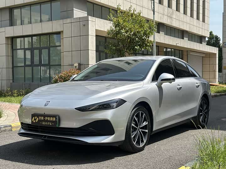 Roewe D7 2025 DMH 125km World Champion Edition