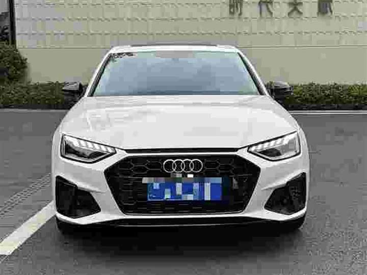 Audi A4L 2022 40 TFSI luxury and dynamic model