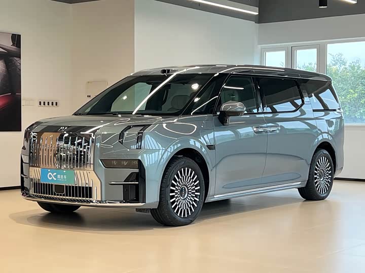 Zeekr 009 2024 6-Seater Executive AWD 108kWh