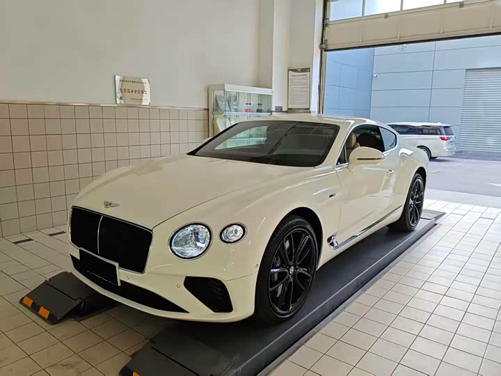 Continental 2024 GT V8 Edition 8