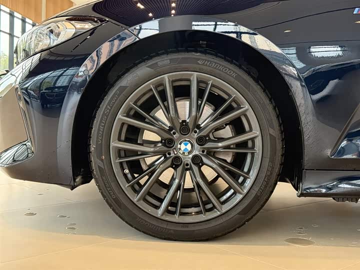 BMW3 Series 2024 Model 325i MSportsNight Package