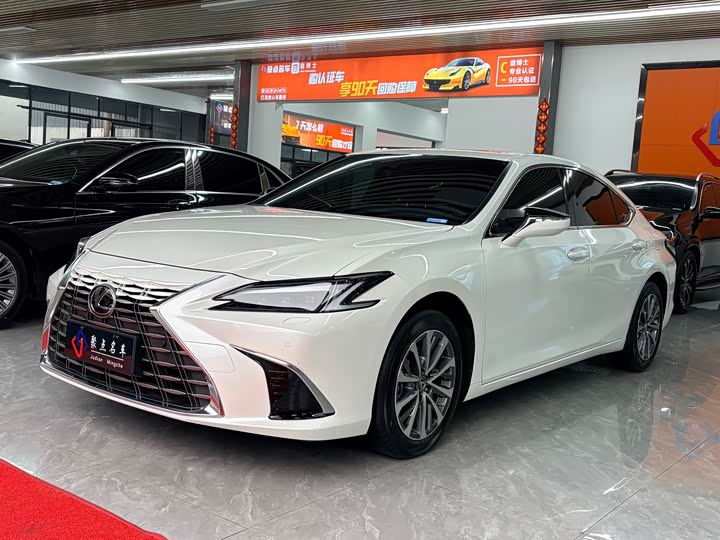 Lexus ES 2025 200 Premium Edition