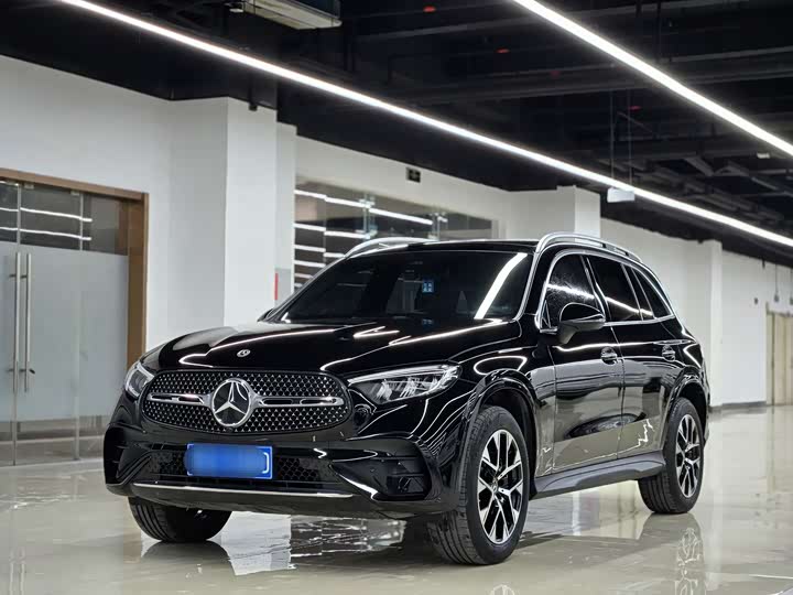 Mercedes-BenzGLC 2023 Model GLC 260 L 4MATIC LuxuryModel 5-seat