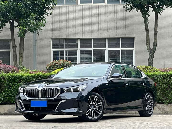 BMW 5 Series 2024 530Li Leading M Sports Package