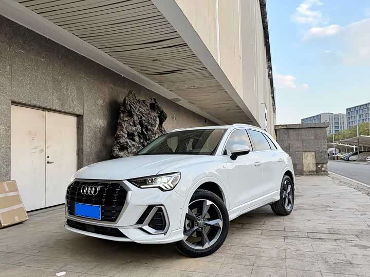 AudiQ3 2021 Model 35 TFSI Fashion DynamicModel