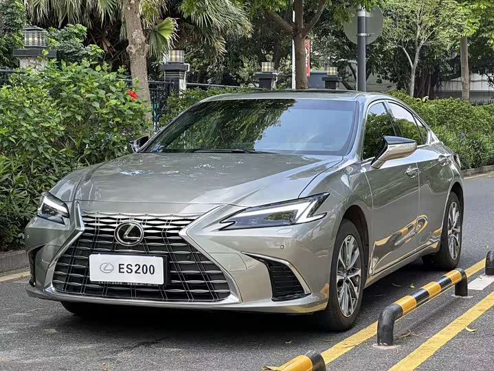 Lexus ES 2025 200 Premium Edition