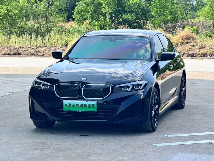 BMW i3 2023 eDrive 40L Night Package