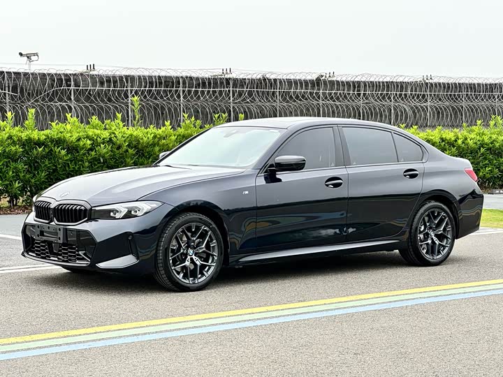 BMW 3 Series 2026 330Li M Sports Night Package