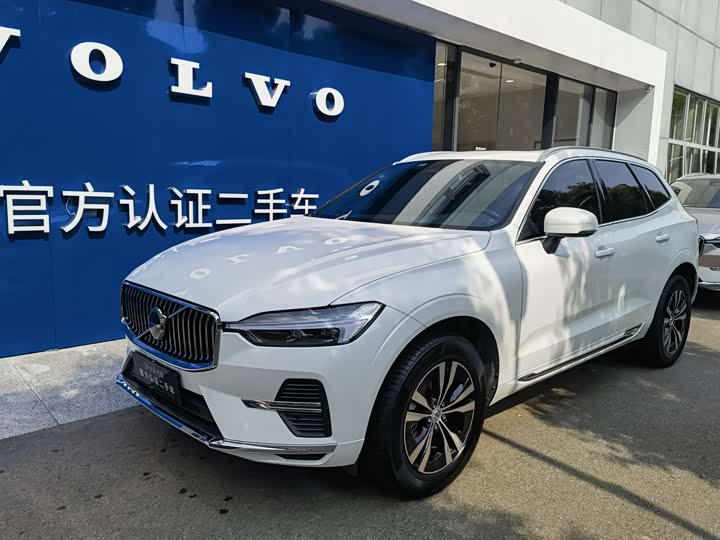Volvo XC60 2023 model B5 four-wheel drive Zhiyi luxury version