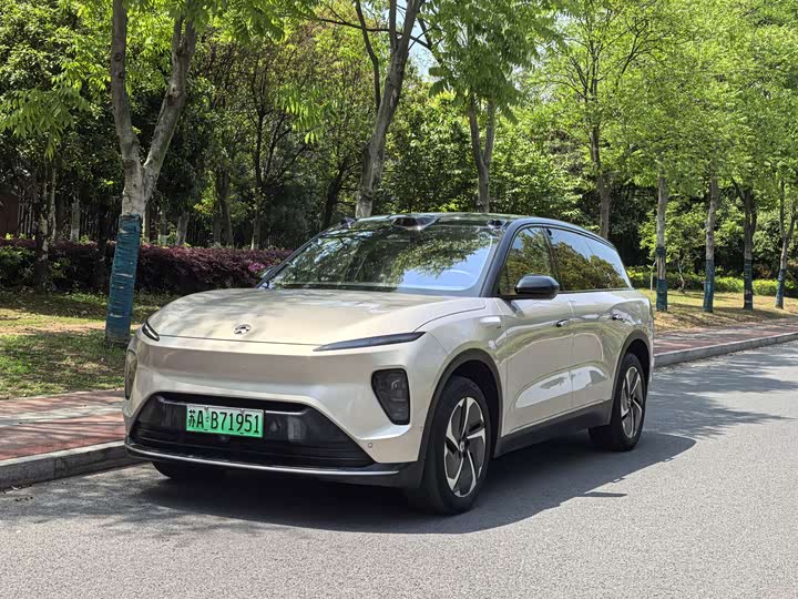 NIO ES8 2024 75kWh Executive Edition