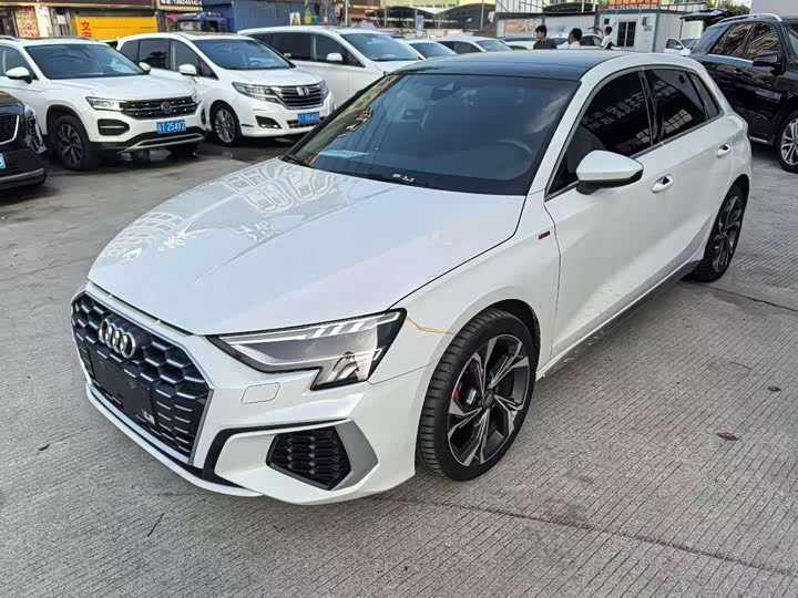 Audi A3 2021 Sportback 35 TFSI stylish and sporty
