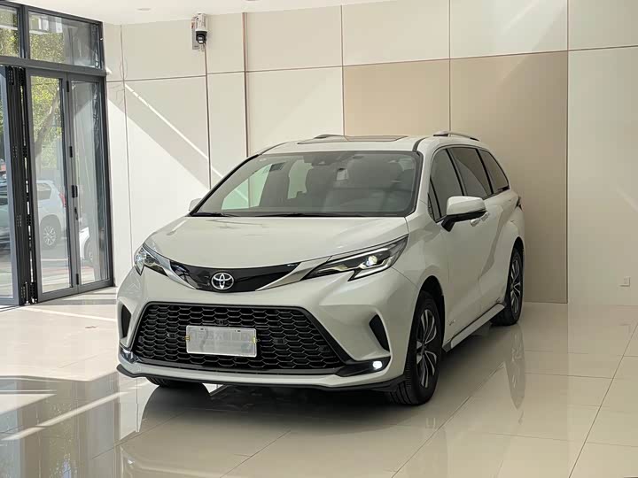 Granvia 2024 2.5L Hybrid Premium PLUS AWD
