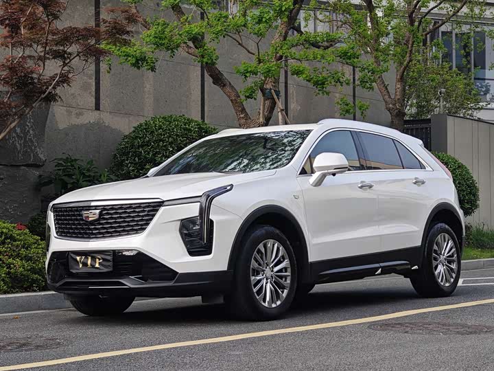 2024 Cadillac XT4 28T Luxury FWD