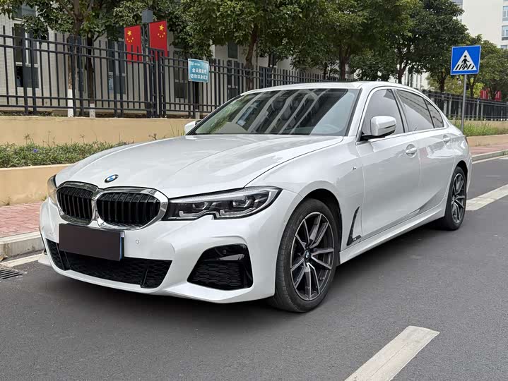 BMW 3 Series 2021 model facelift 2 325Li M sports package