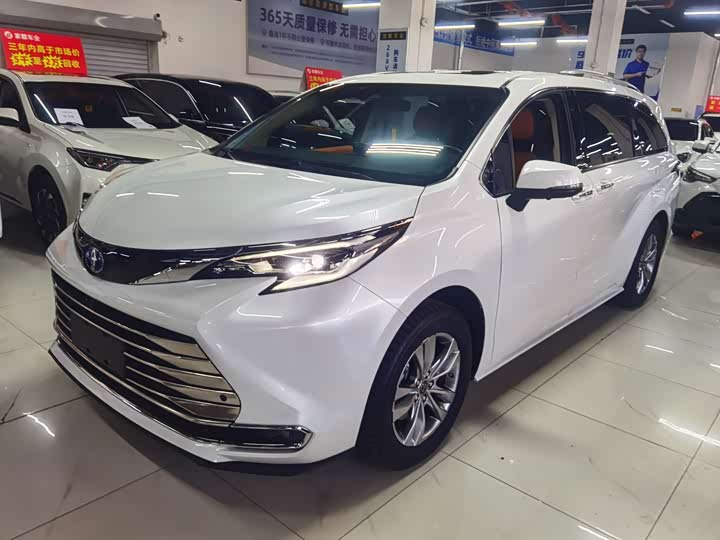 SIENNA 2023 2.5L Hybrid Comfort Edition