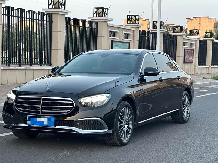 Mercedes-BenzE-Class 2023 Model E 260 L SportsModel