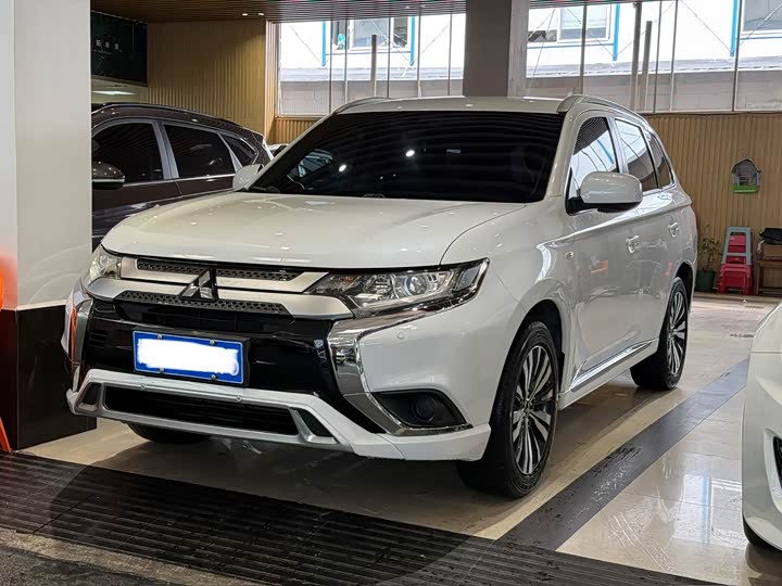 Outlander 2021 2.0L 2WD Entry-Level 5-Seater