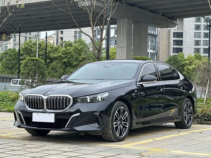 BMW 5 Series 2024 530Li Leading M Sports Package