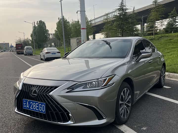Lexus ES 2024 200 Premium Edition