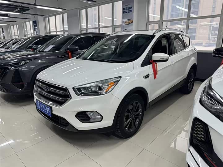 Escape 2019 EcoBoost 180 two-wheel drive platinum airfoil National VI