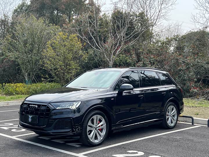 Audi Q7 2020 55 TFSI quattro S line sports