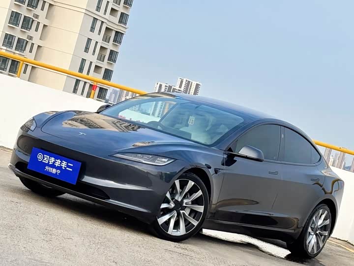 Model 3 2025 rear-wheel drive version