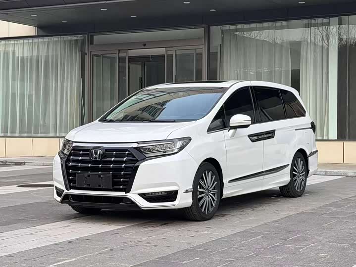 Alison 2022 2.0L e:HEV Deluxe Edition