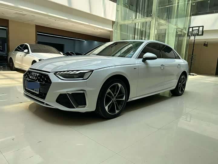 Audi A4L 2020 40 TFSI luxury and dynamic model