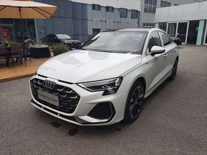 Audi A3 2026 A3L Limousine 35TFSI Flying Spur Exclusive