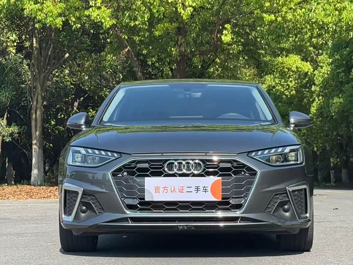 Audi A4L 2020 40 TFSI luxury and dynamic model