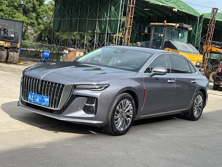 Hongqi H5 2023 2.0T automatic smart connected flag version